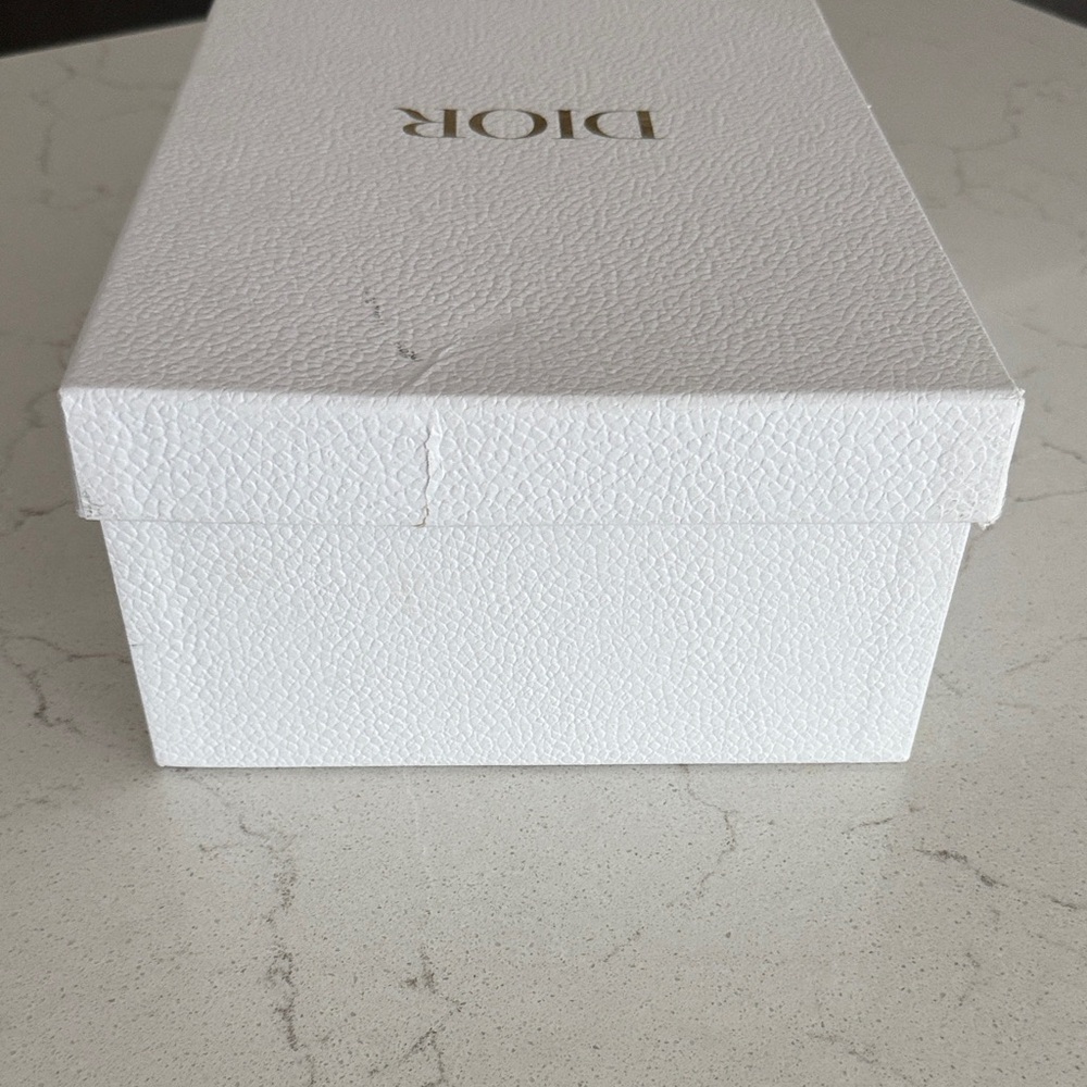 Dior White Textured Shoe Box - Picture 4 of 8